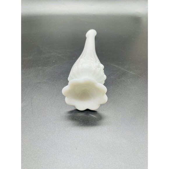 Fenton #9256 Cabbage Rose Swung White Milk Glass Bud Vase Footed Ribbed Vintage - Picture 8 of 8